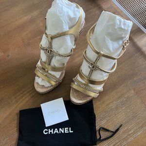 NEW Chanel Metallic Gold CC Crystal Embellished Suede Lucite Heel Strappy Sandal